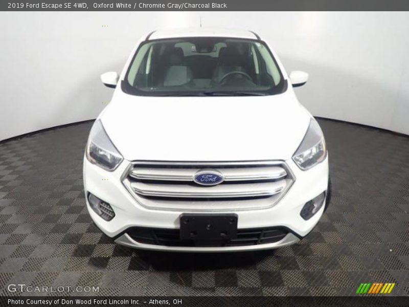 Oxford White / Chromite Gray/Charcoal Black 2019 Ford Escape SE 4WD