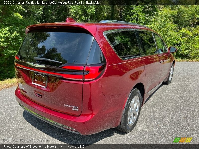 Velvet Red Pearl / Black/Alloy 2021 Chrysler Pacifica Limited AWD