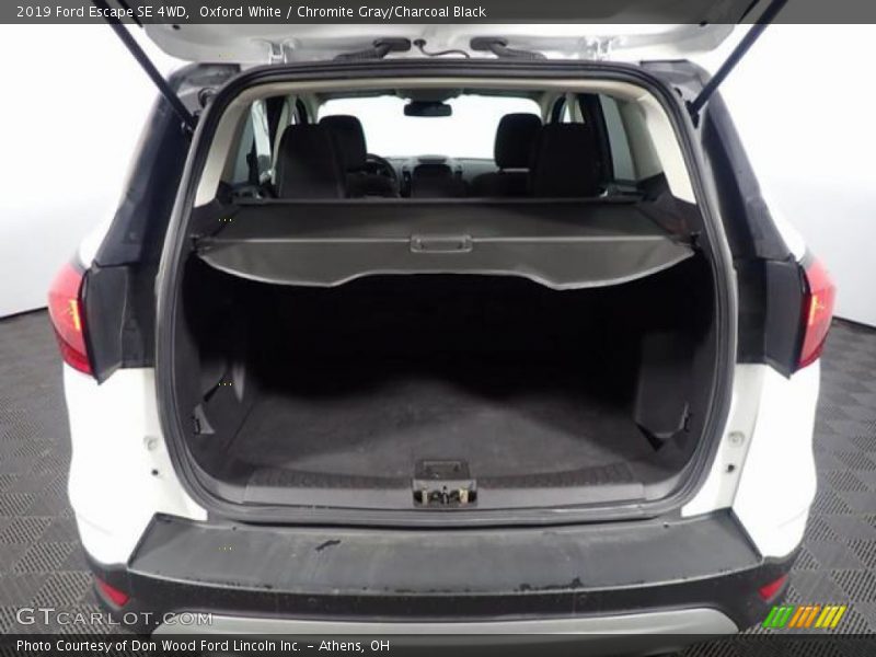 Oxford White / Chromite Gray/Charcoal Black 2019 Ford Escape SE 4WD