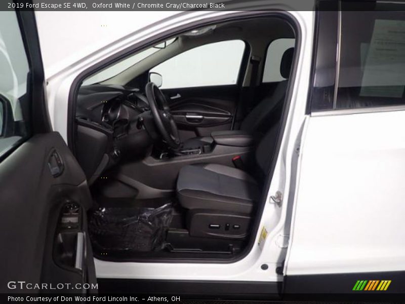 Oxford White / Chromite Gray/Charcoal Black 2019 Ford Escape SE 4WD