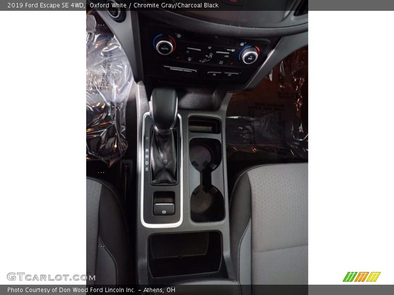 Oxford White / Chromite Gray/Charcoal Black 2019 Ford Escape SE 4WD
