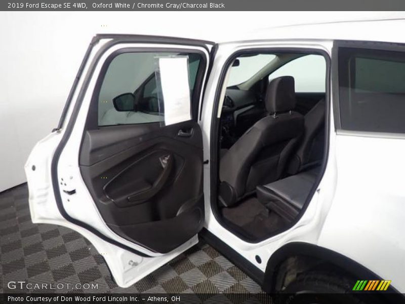 Oxford White / Chromite Gray/Charcoal Black 2019 Ford Escape SE 4WD
