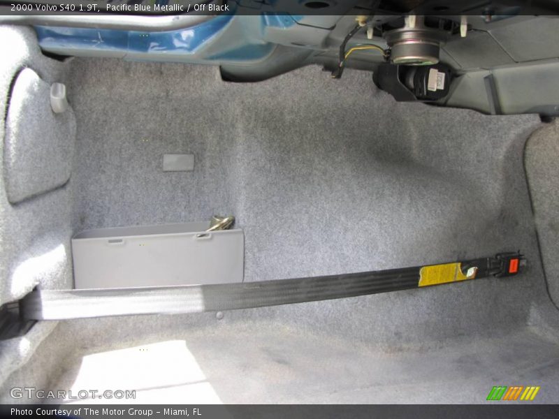Pacific Blue Metallic / Off Black 2000 Volvo S40 1.9T