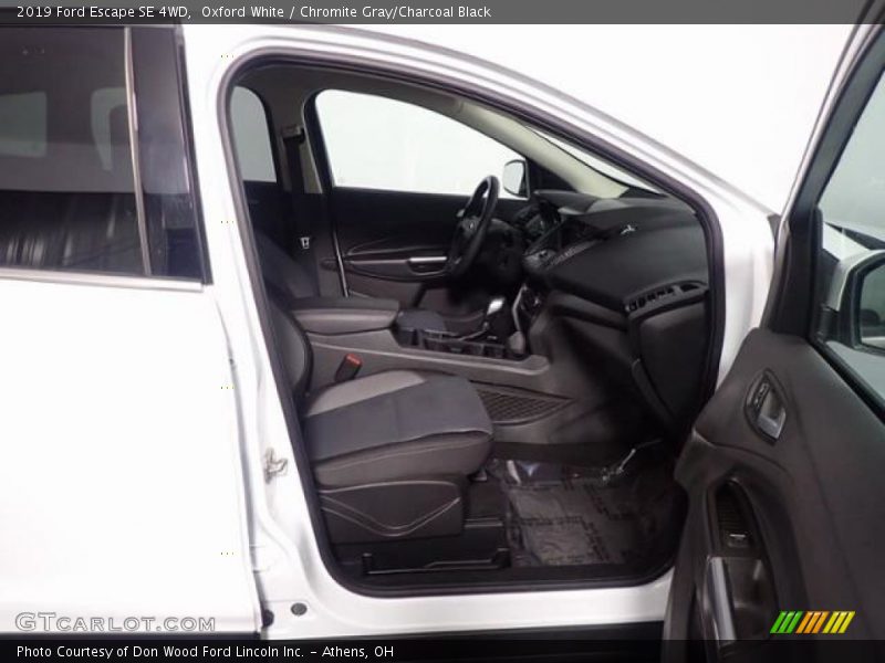 Oxford White / Chromite Gray/Charcoal Black 2019 Ford Escape SE 4WD