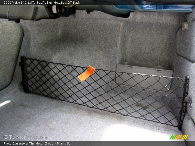 Pacific Blue Metallic / Off Black 2000 Volvo S40 1.9T