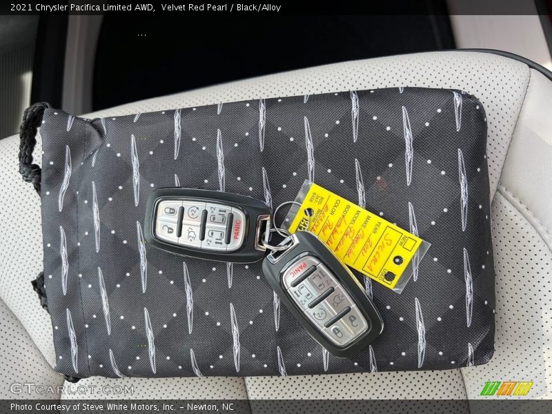 Velvet Red Pearl / Black/Alloy 2021 Chrysler Pacifica Limited AWD