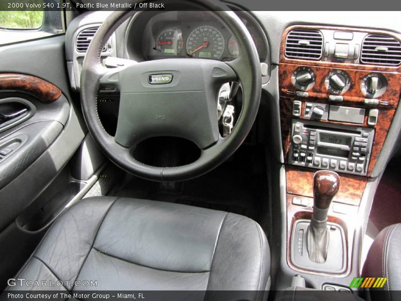 Pacific Blue Metallic / Off Black 2000 Volvo S40 1.9T