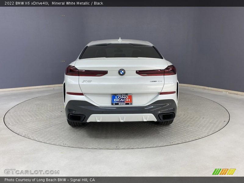 Mineral White Metallic / Black 2022 BMW X6 xDrive40i