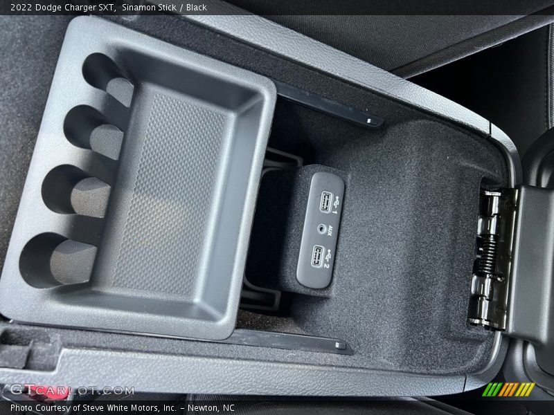 Sinamon Stick / Black 2022 Dodge Charger SXT