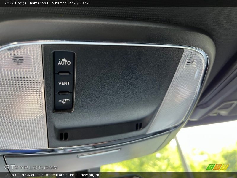 Sinamon Stick / Black 2022 Dodge Charger SXT
