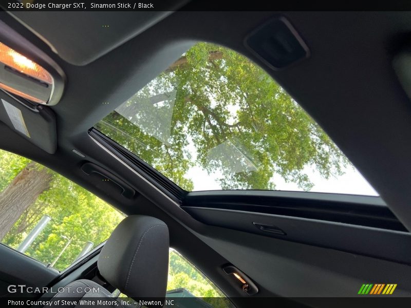 Sinamon Stick / Black 2022 Dodge Charger SXT