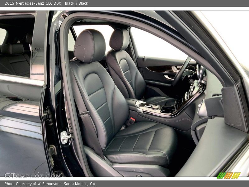 Black / Black 2019 Mercedes-Benz GLC 300