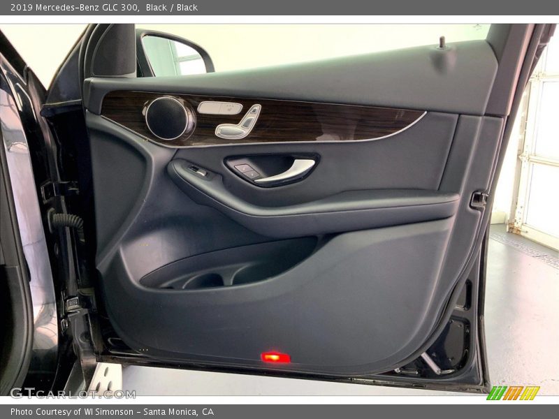Black / Black 2019 Mercedes-Benz GLC 300