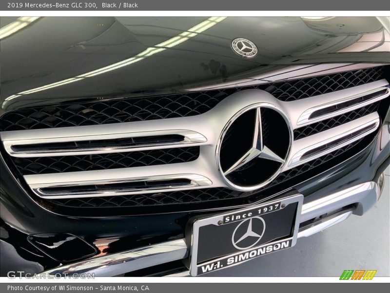 Black / Black 2019 Mercedes-Benz GLC 300