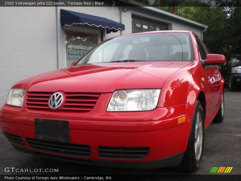 Tornado Red / Black 2002 Volkswagen Jetta GLS Sedan