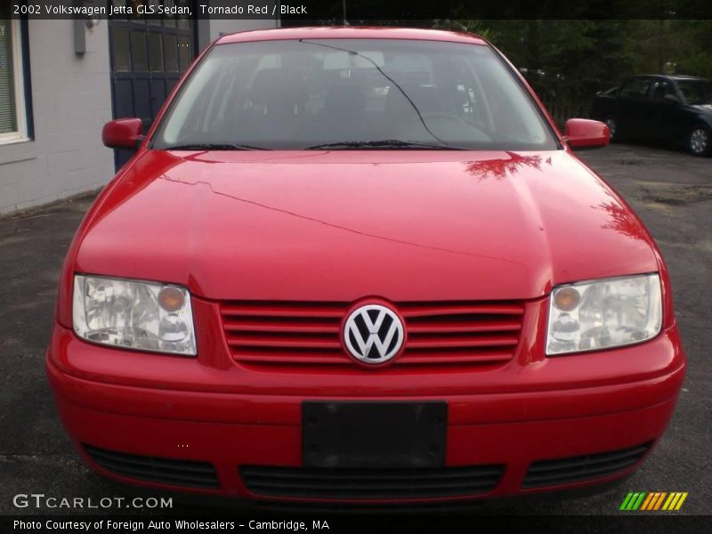 Tornado Red / Black 2002 Volkswagen Jetta GLS Sedan