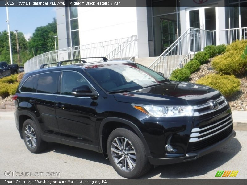 Midnight Black Metallic / Ash 2019 Toyota Highlander XLE AWD