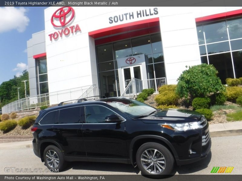 Midnight Black Metallic / Ash 2019 Toyota Highlander XLE AWD