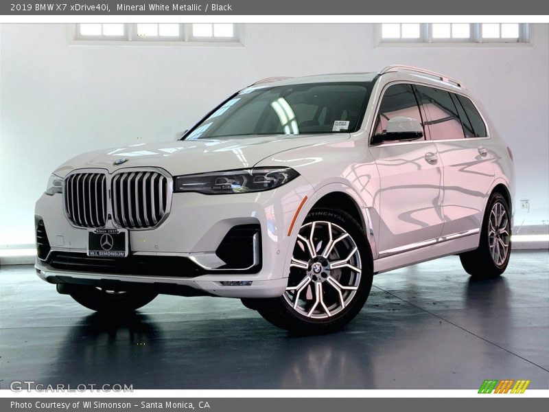 Mineral White Metallic / Black 2019 BMW X7 xDrive40i