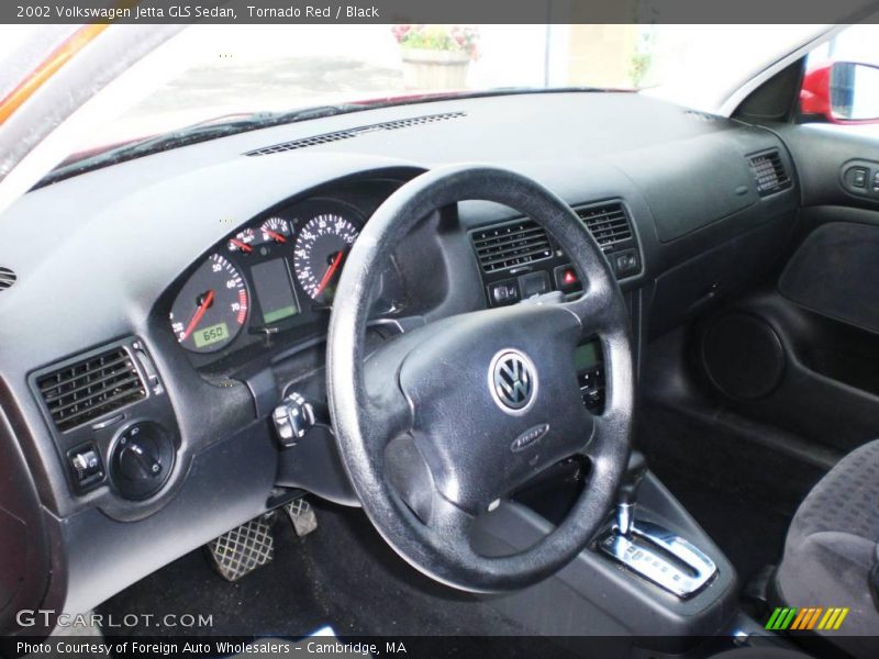 Tornado Red / Black 2002 Volkswagen Jetta GLS Sedan