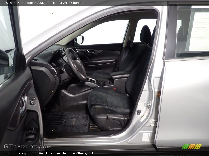 Brilliant Silver / Charcoal 2016 Nissan Rogue S AWD