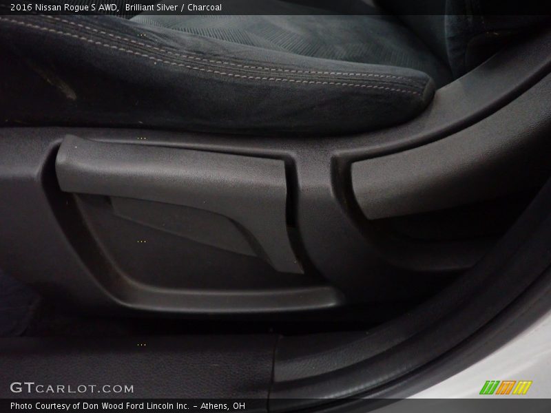 Brilliant Silver / Charcoal 2016 Nissan Rogue S AWD