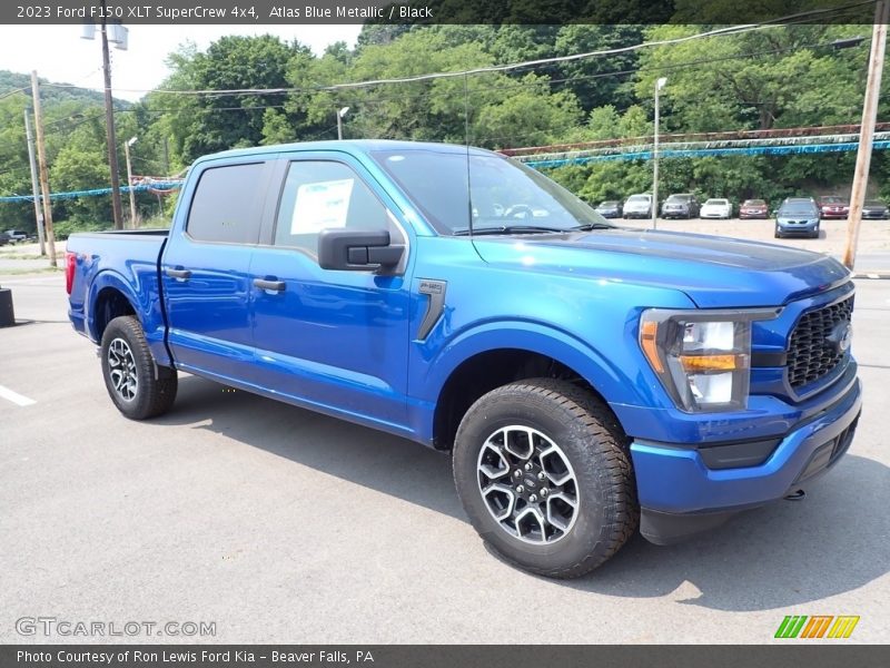 Front 3/4 View of 2023 F150 XLT SuperCrew 4x4
