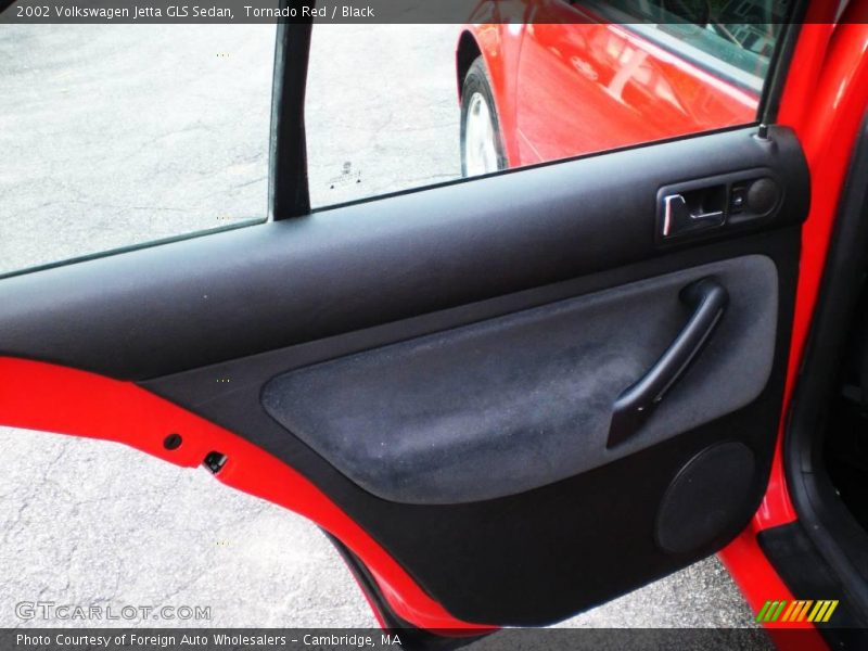 Tornado Red / Black 2002 Volkswagen Jetta GLS Sedan