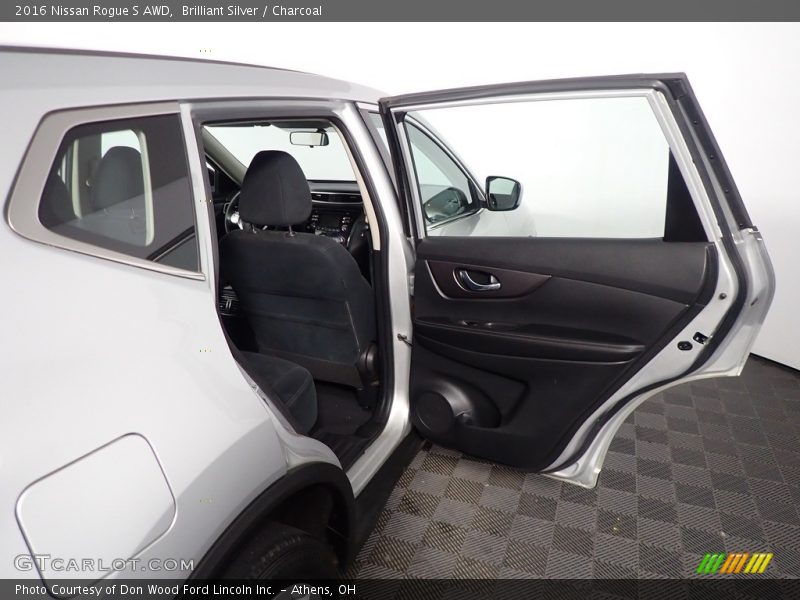 Brilliant Silver / Charcoal 2016 Nissan Rogue S AWD