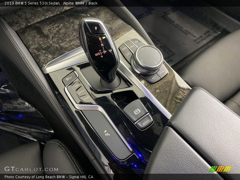 Alpine White / Black 2019 BMW 5 Series 530i Sedan