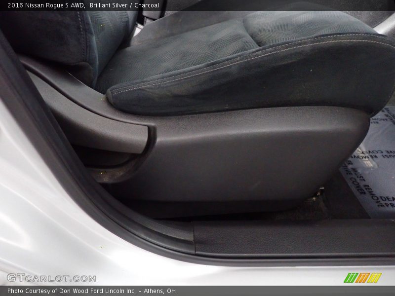 Brilliant Silver / Charcoal 2016 Nissan Rogue S AWD