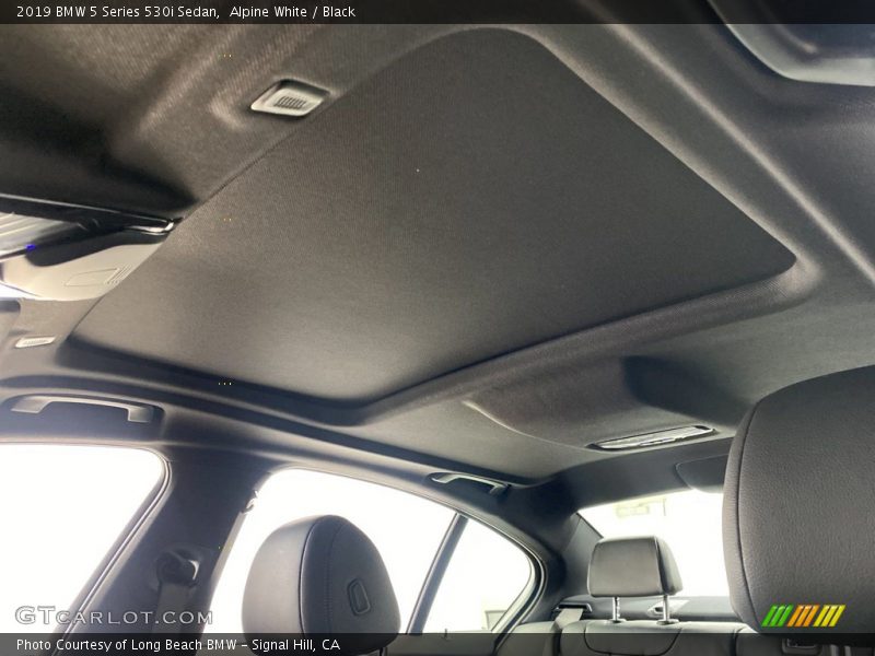 Alpine White / Black 2019 BMW 5 Series 530i Sedan