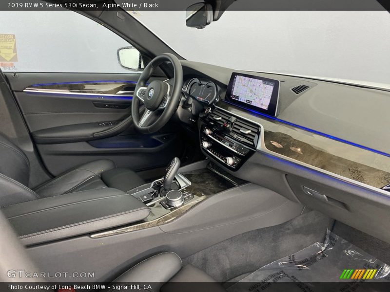 Alpine White / Black 2019 BMW 5 Series 530i Sedan