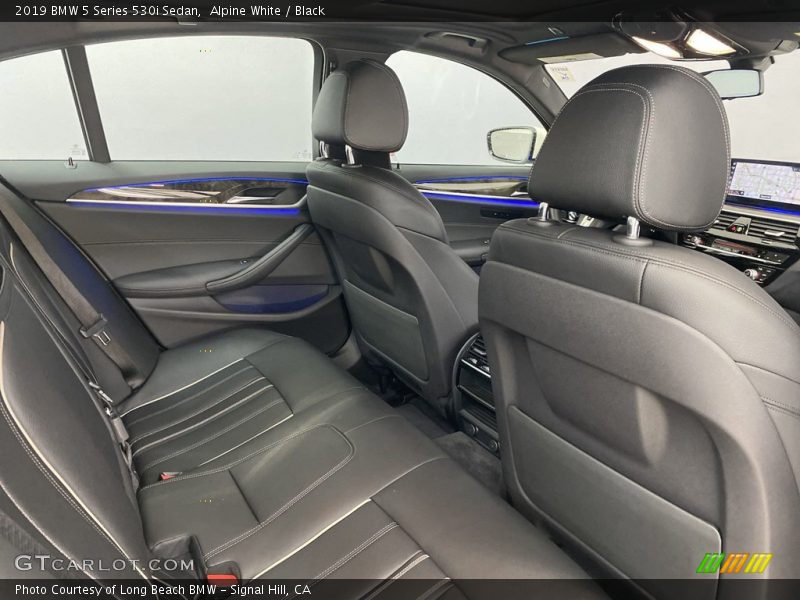 Alpine White / Black 2019 BMW 5 Series 530i Sedan