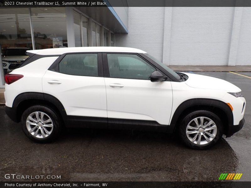 Summit White / Jet Black 2023 Chevrolet TrailBlazer LS