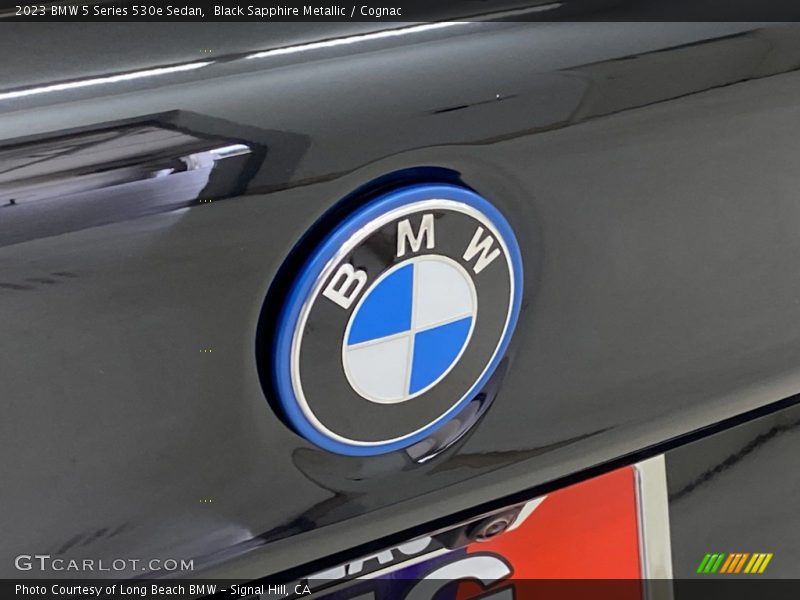 Black Sapphire Metallic / Cognac 2023 BMW 5 Series 530e Sedan