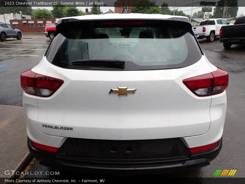 Summit White / Jet Black 2023 Chevrolet TrailBlazer LS