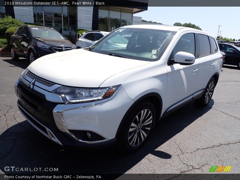  2019 Outlander SE S-AWC Pearl White