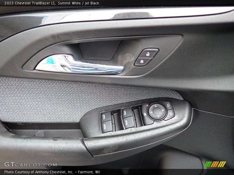 Summit White / Jet Black 2023 Chevrolet TrailBlazer LS
