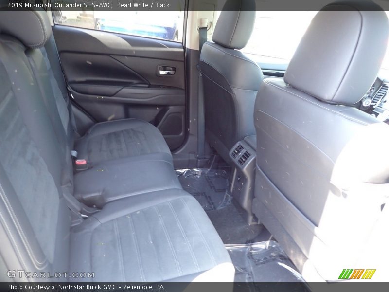 Rear Seat of 2019 Outlander SE S-AWC
