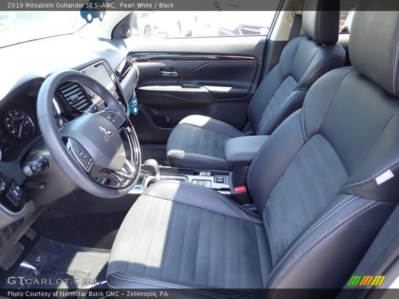 Front Seat of 2019 Outlander SE S-AWC