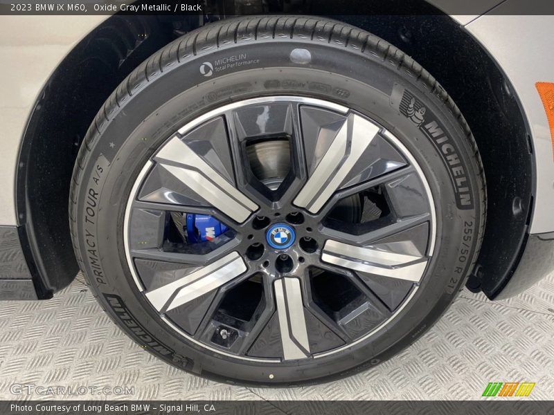 Oxide Gray Metallic / Black 2023 BMW iX M60
