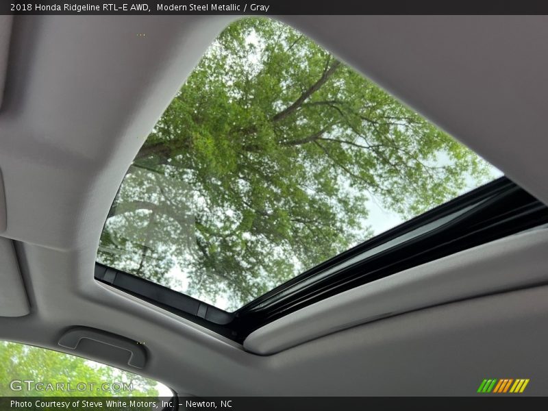 Sunroof of 2018 Ridgeline RTL-E AWD