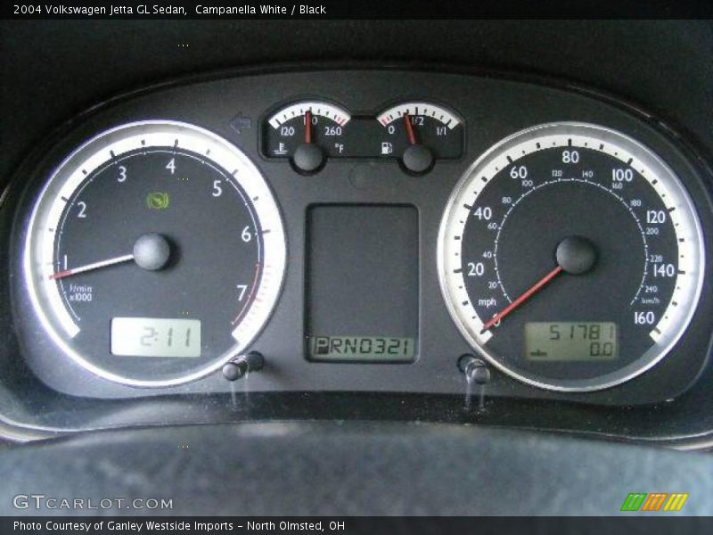 Campanella White / Black 2004 Volkswagen Jetta GL Sedan