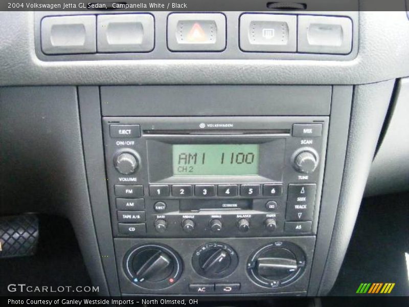 Campanella White / Black 2004 Volkswagen Jetta GL Sedan