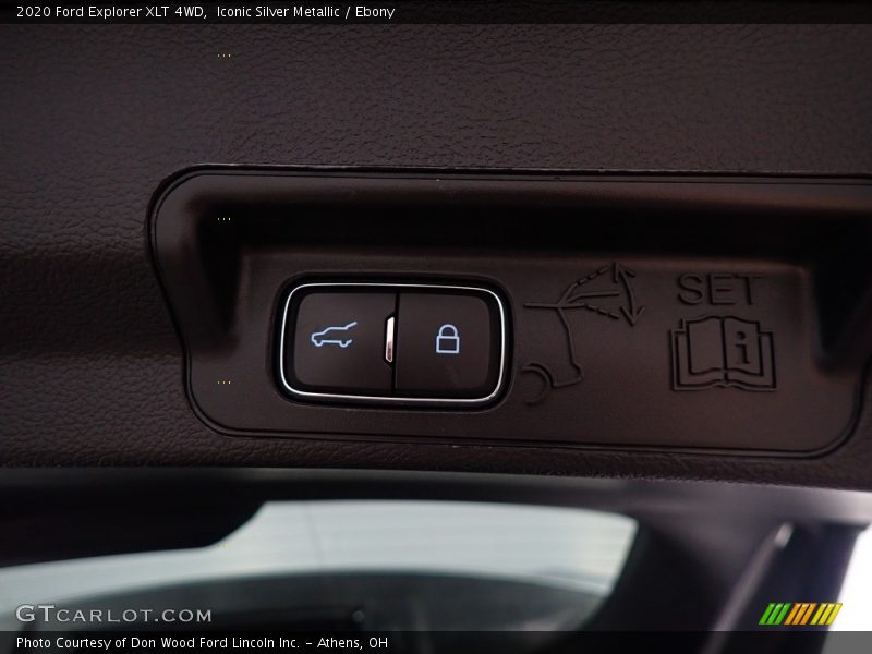 Iconic Silver Metallic / Ebony 2020 Ford Explorer XLT 4WD