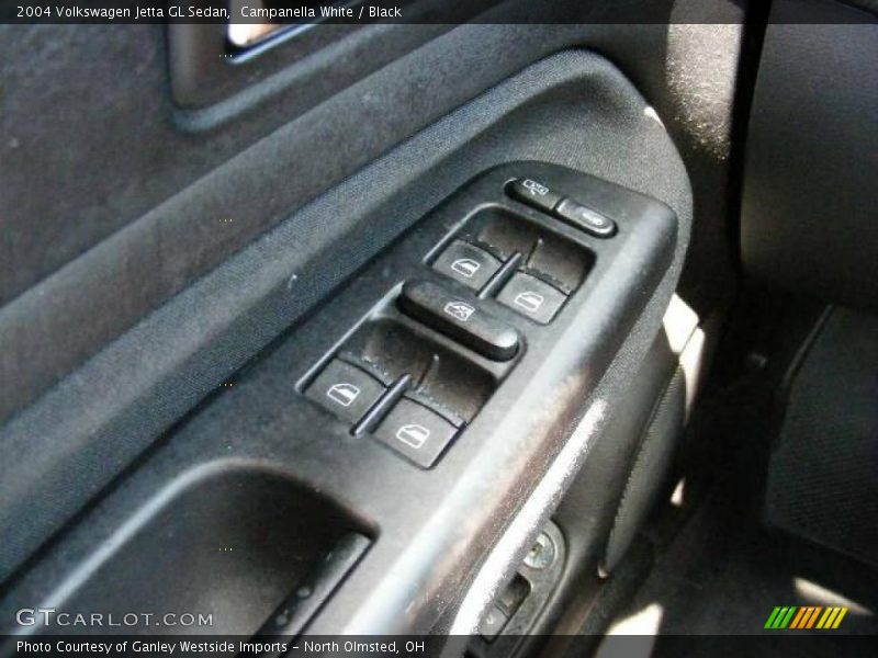 Campanella White / Black 2004 Volkswagen Jetta GL Sedan