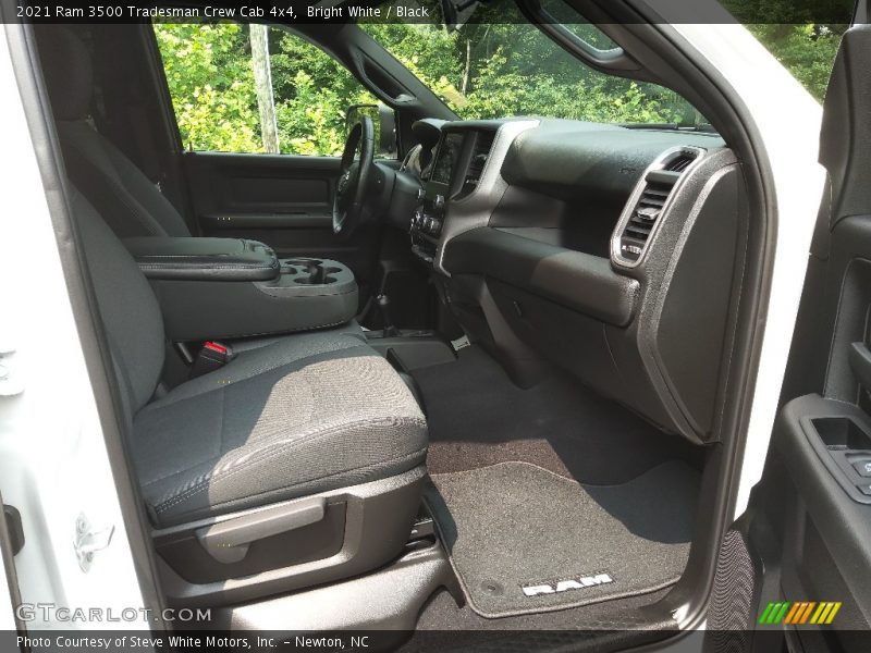 Bright White / Black 2021 Ram 3500 Tradesman Crew Cab 4x4