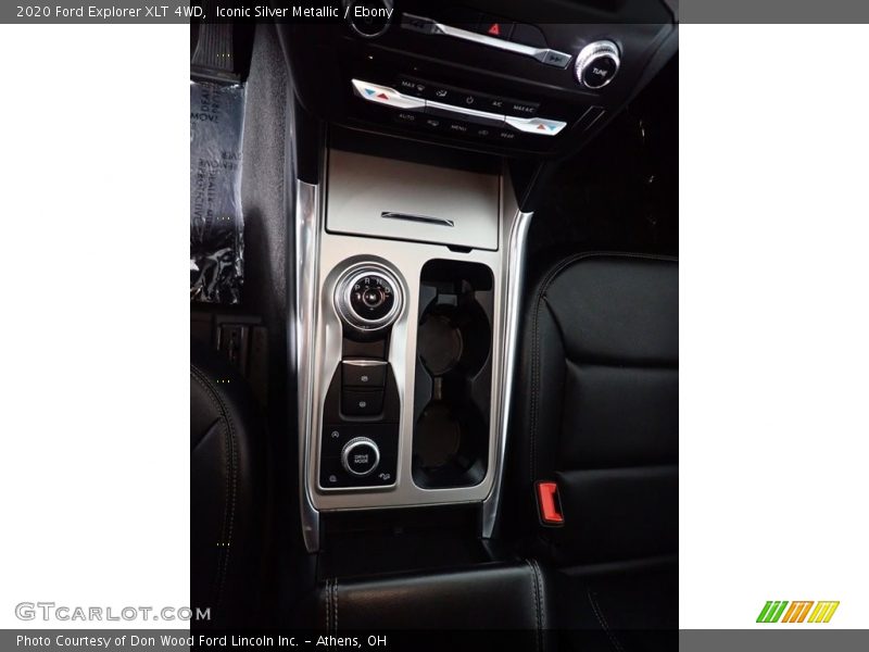 Iconic Silver Metallic / Ebony 2020 Ford Explorer XLT 4WD