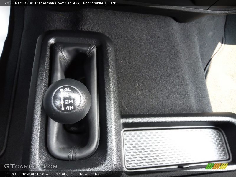 Bright White / Black 2021 Ram 3500 Tradesman Crew Cab 4x4